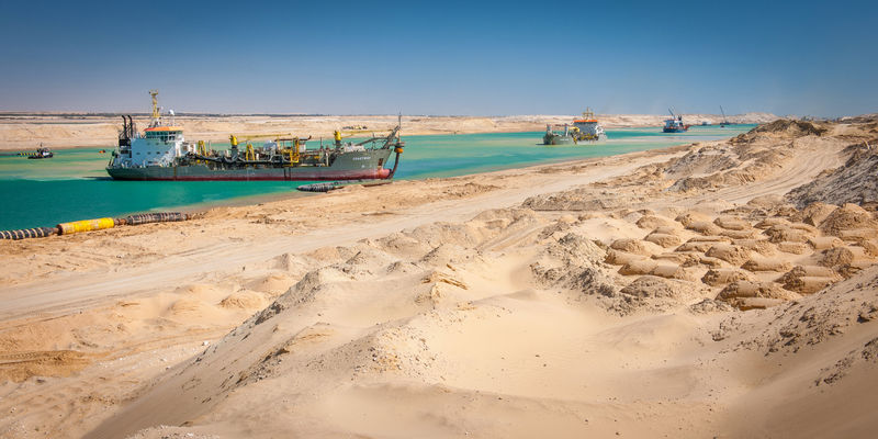 Egypt_-_Suez_canal.jpg